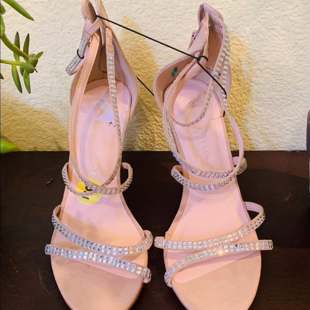 NEW CHINESE LAUNDRY Heels Straps Pink Size 9